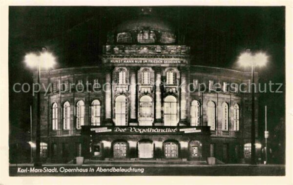 Karl-Marx-Stadt Opernhaus in der Abendbeleuchtung