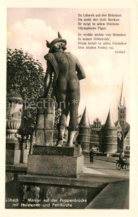 Luebeck Statue Merkur auf der Puppenbrücke mit