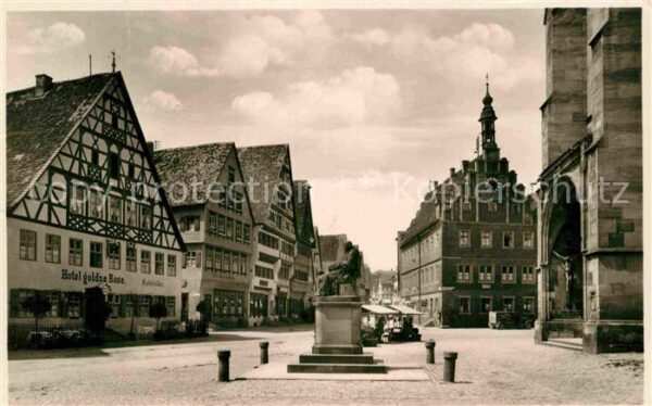 Dinkelsbuehl Marktplatz Christoph Schmid Denkmal