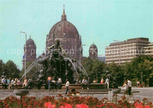 Berlin Neptunbrunnen Dom