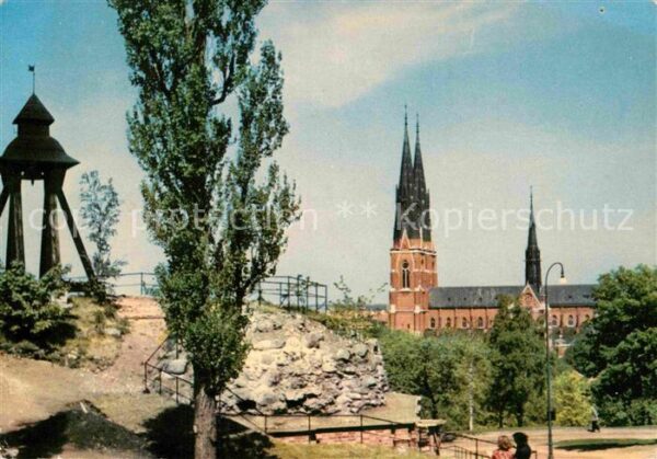 Uppsala Slottsbacken med Domkyrkan