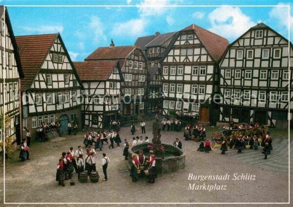 Schlitz Marktplatz Brunnen Fachwerkhäuser Burge