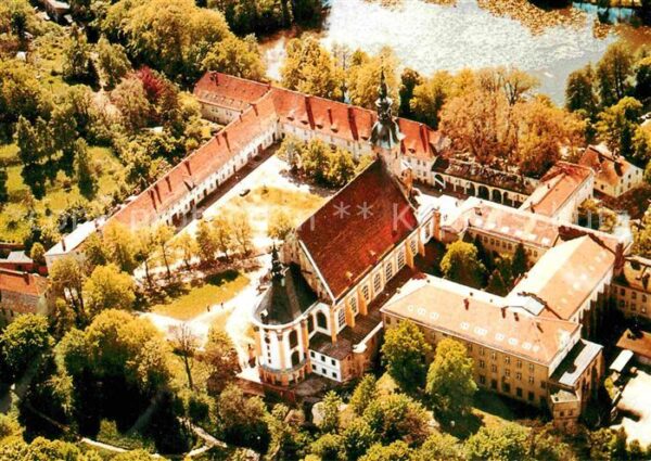 Neuzelle Ehemalige Klosteranlage mit Stiftskirch