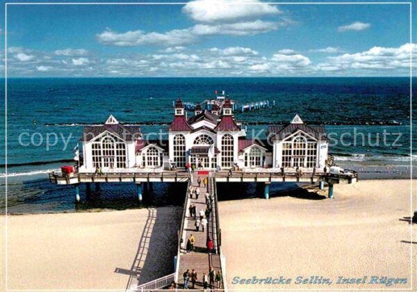 Sellin Ruegen Seebrücke Strand