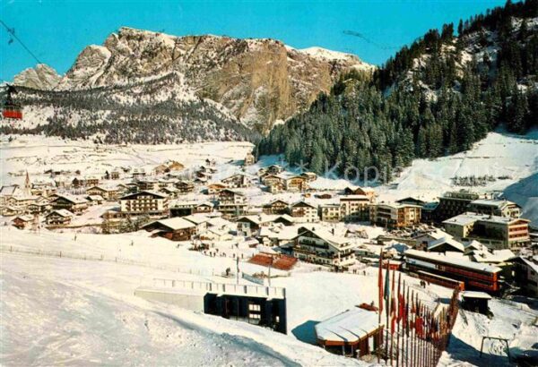 Groeden Tirol Gesamtansicht mit Wolkenstein Dolomiten