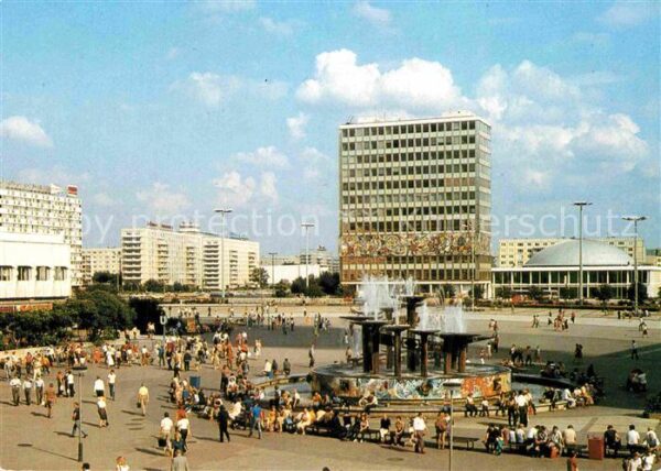 Berlin Alexanderplatz Brunnen Haus des Lehrers
