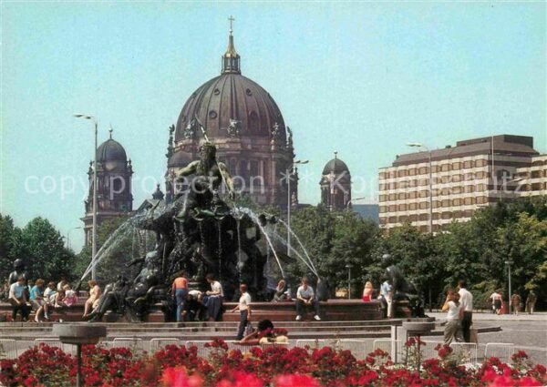 Berlin Neptunbrunnen Berliner Dom