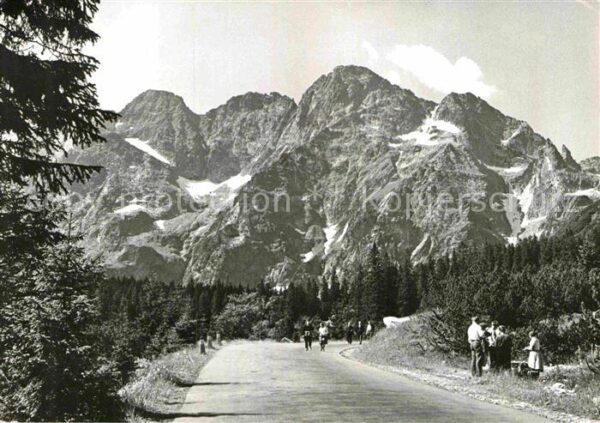 Tatry Wysokie Strassenpartie und Berge