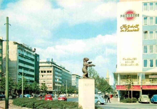 Duesseldorf Berliner Allee mit Berliner Bär
