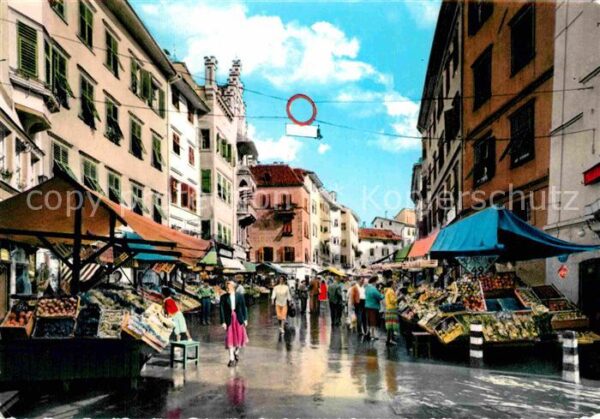Bozen Suedtirol Obstplatz