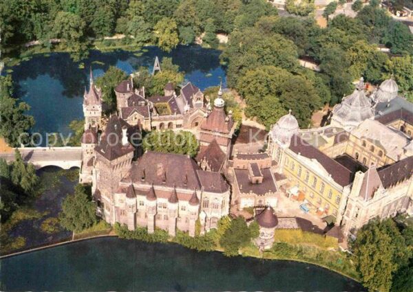 Budapest Fliegeraufnahme Schloss Stadtwald