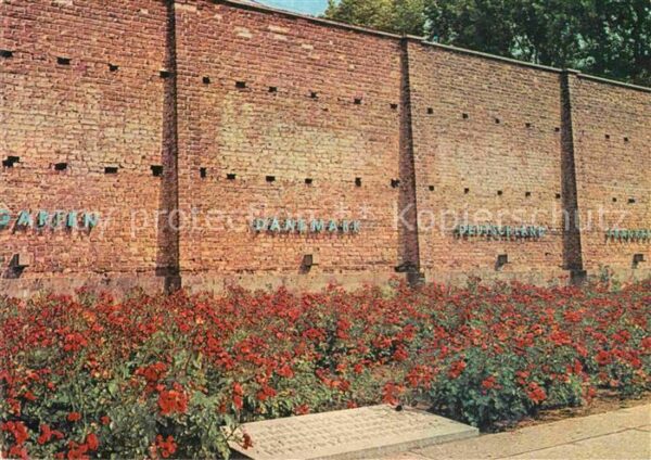 Ravensbrueck Nationale Mahn Gedenkstätte Lagermauer