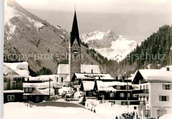 Mittelberg Kleinwalsertal Straßenpartie Winterlandschaft