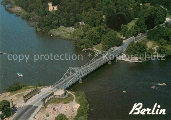 Berlin Fliegeraufnahme Glienicker Brücke