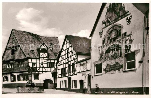 Winningen Mosel Weinhexenhaus mit Weinbrunnen Fassenmal