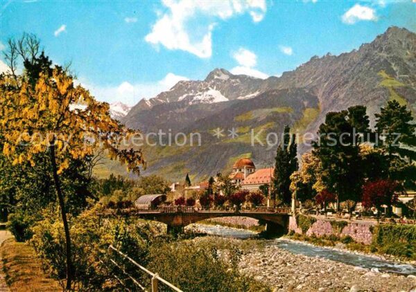 Meran Merano Passeggiata Promenade gegen Kurhaus und