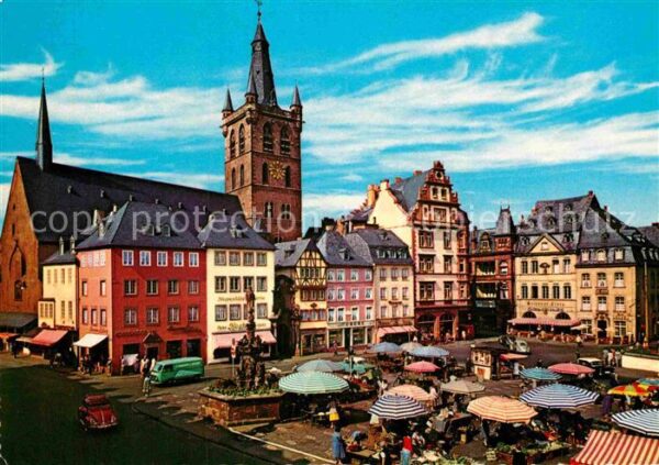 Trier Hauptmarkt mit Petrusbrunnen und St Gan
