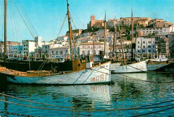 Ibiza Islas Baleares Detalle del puerto Hafen Fischkutter