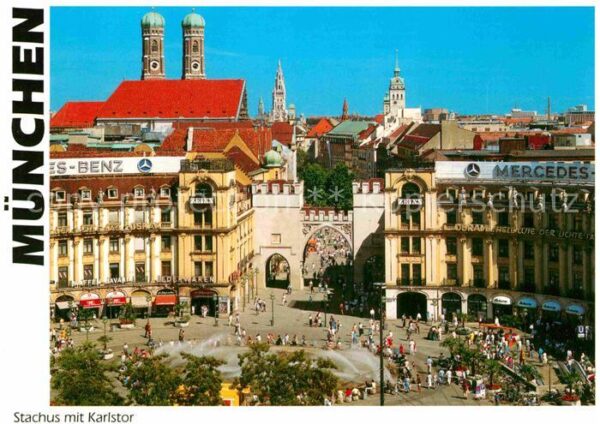 Muenchen Karlsplatz Stachus mit Karlstor Fussgän