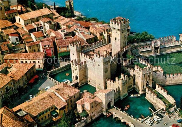 Sirmione Lago di Garda Fliegeraufnahme Castello