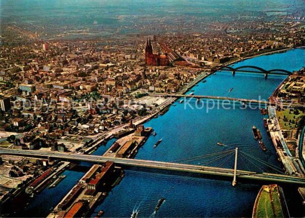 Koeln Rhein Fliegeraufnahme Altstadt Dom Severinsbr
