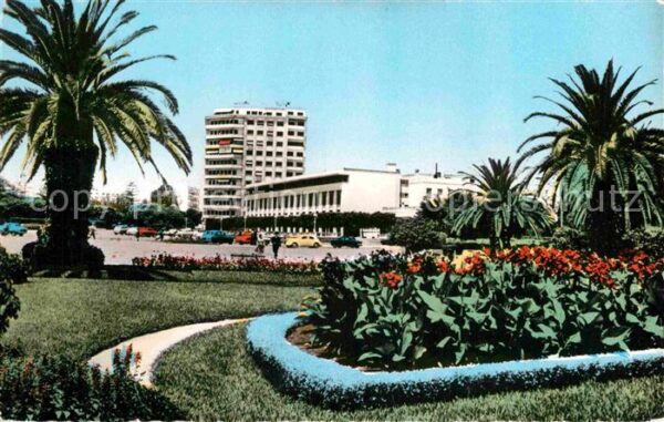 Casablanca Jardin devant le Palais de Justice