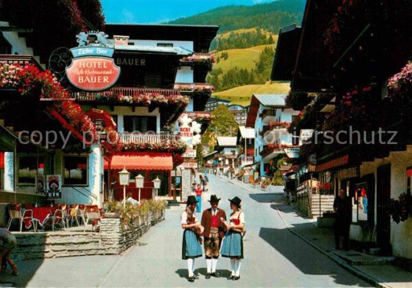 Saalbach-Hinterglemm Ortsstrasse Hotel Cafe Restaurant Trach