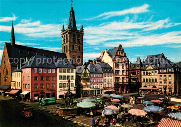 Trier Hauptmarkt mit Petrusbrunnen und St Gan