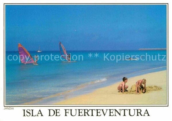 Jandia Spielende Kinder am Strand Windsurfen