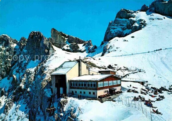 Mittenwald Bayern Karwendelgebirge Bergstation Gipfelkreu