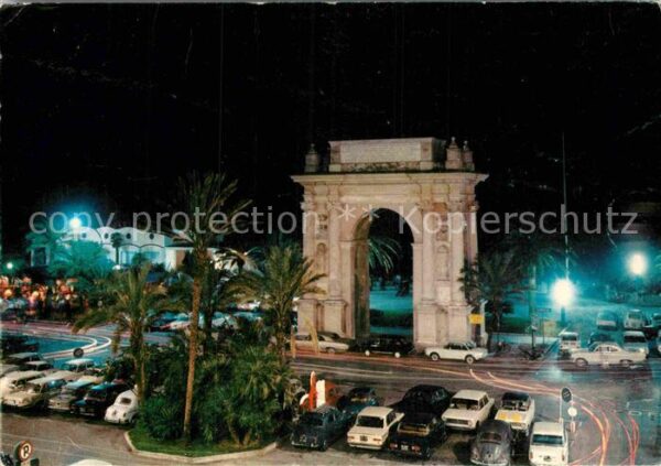 Finale Ligure Piazza Vittorio Emanuele notturno