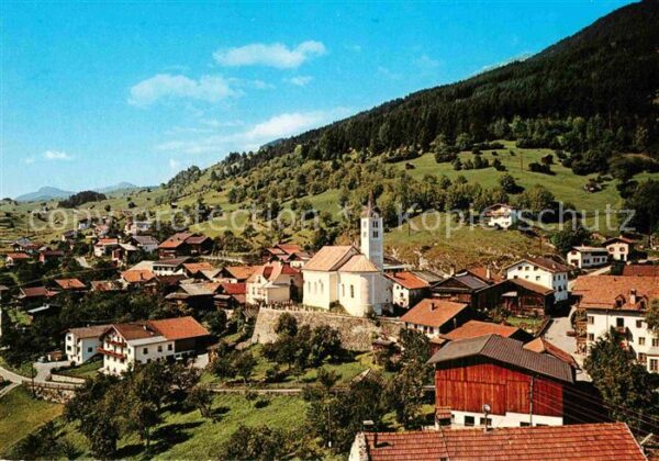 Ladis Ortsansicht mit Kirche