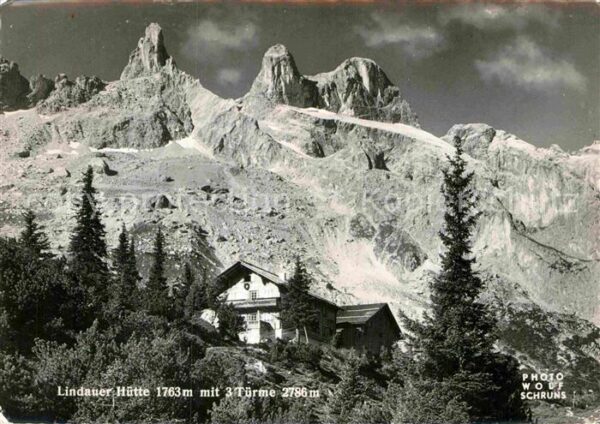 Lindauer Huette Berghütte mit Drei Türme Rätikon