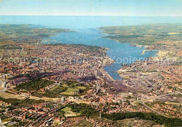 Kiel Fliegeraufnahme mit Hafen
