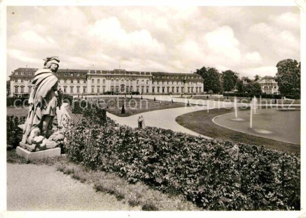 Ludwigsburg Wuerttemberg Barocke Gartenanlage an der Südfront de