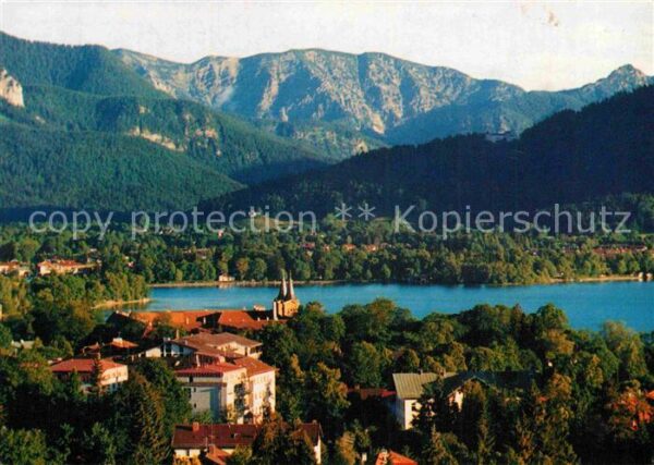 Tegernsee mit Schlosskirche und Blauberge