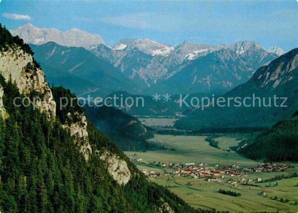 Vils Tirol Blick vom Falkenstein auf Zugspitze und