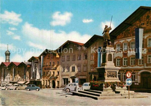 Bad Toelz Obermarkt mit Winzerer Denkmal