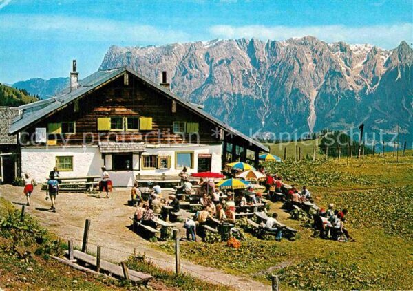 Muehlbach Hochkoenig Mittenfeld Alm am Hochkönig im Hintergr
