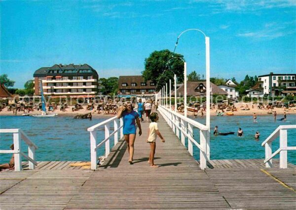 Haffkrug Ostseebad Blick von der Seebrücke zum Strand