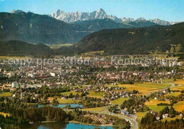 Villach Kaernten mit Julischen Alpen im Vordergrund Vass