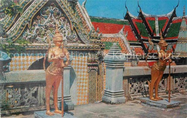 Bangkok Kinarees guarding an entrance in the Em
