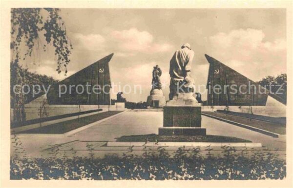 Berlin Ehrenmal der Sowjetischen Armee in Trep