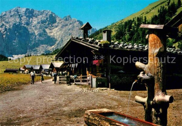 Hinterriss Tirol Engalm am grossen Ahornboden gegen Grub