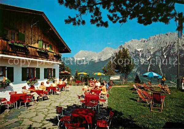 Mittenwald Bayern Korbinianhütte Terrasse Karwendelgebirg