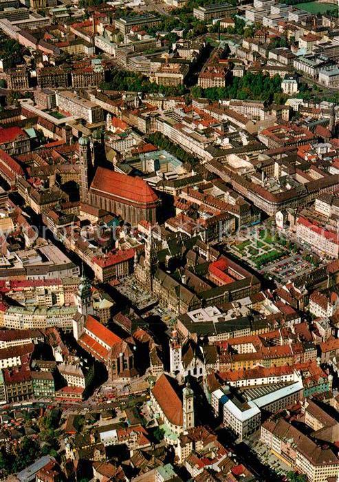 Muenchen Stadtzentrum Rathaus Marienplatz Pfarrk