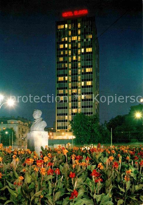 Beograd Belgrad Hotel Slavija Denkmal Büste Nachtaufnah