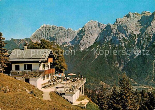 Mittenwald Bayern Kranzberghaus mit Tiefkarspitze und Wör