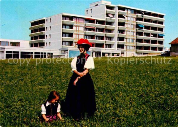 Dittishausen Ferienzentrum mit Frau in Tracht