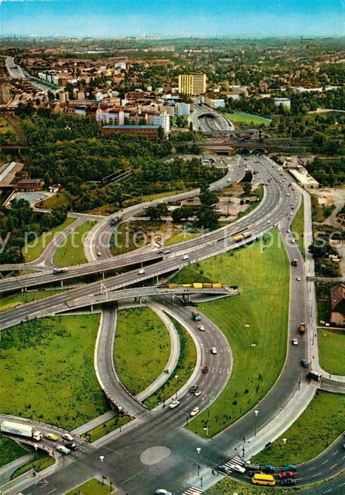 Autobahn Stadtautobahn Berlin Messegelände